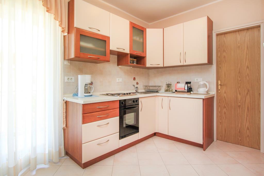 Apartments Silvia Пореч Экстерьер фото
