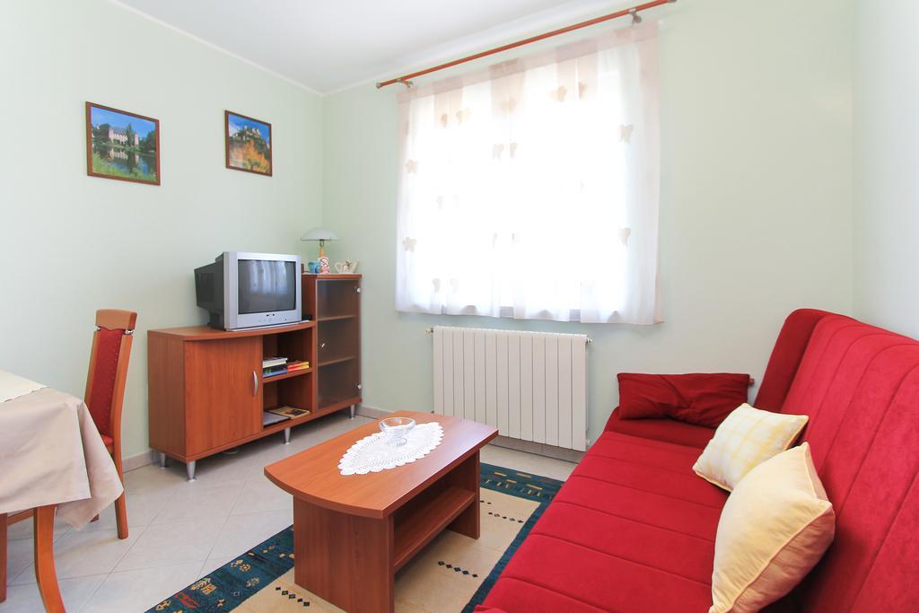 Apartments Silvia Пореч Экстерьер фото